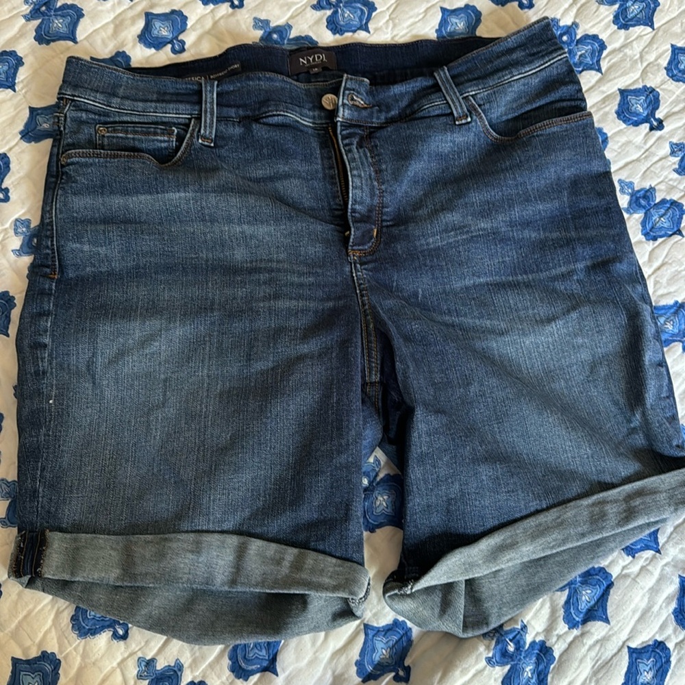 NYDJ Jessica boyfriend shorts jean shorts size 16